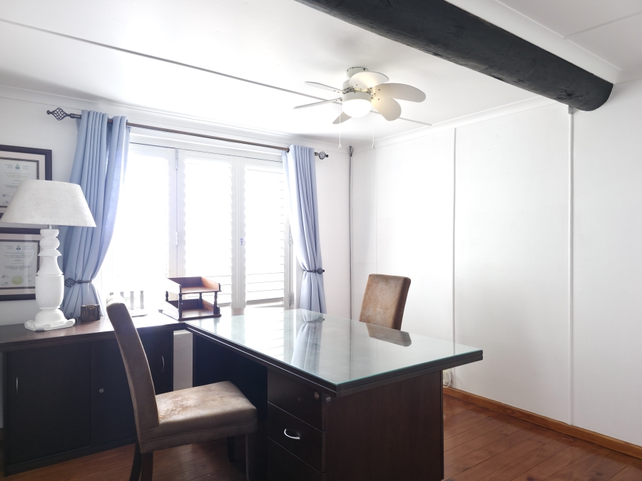 5 Bedroom Property for Sale in Wavecrest Eastern Cape